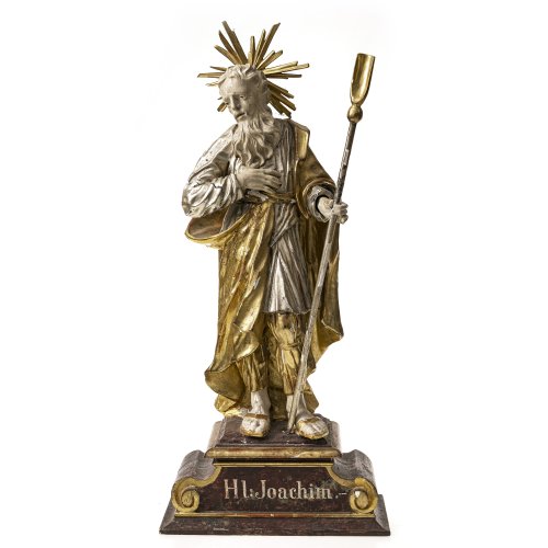 Hl. Joachim. Bayern. Holz, übergangene Inkarnat-, Gold und Silberfassung. Besch., ein Finger fehlt, Strahlenkranz erg., rest. H.  61 cm.