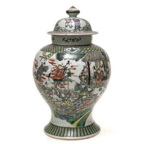 Große Deckelvase. China. Porzellan, farbig glasiert, Famille verte. H. 43 cm. Deckel nicht dazugehörend.
