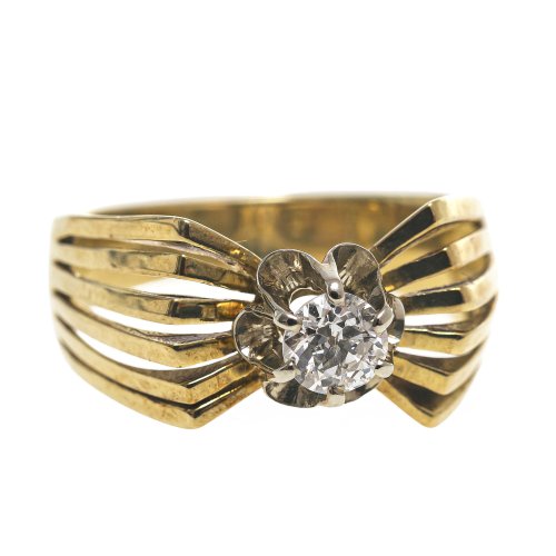 Solitär-Ring. Gold. Schulter gerippt.