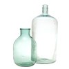 Flasche und Vorratsgefäß. Glas, hell - und dunkelgrün. H. je ca. 42,5 und 25 cm.
