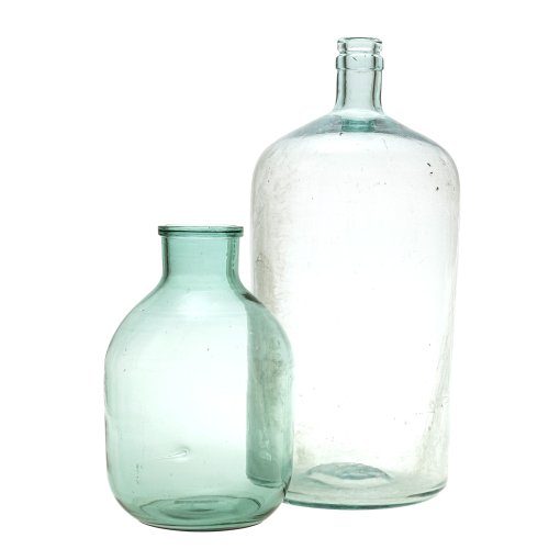 Flasche und Vorratsgefäß. Glas, hell - und dunkelgrün. H. je ca. 42,5 und 25 cm.