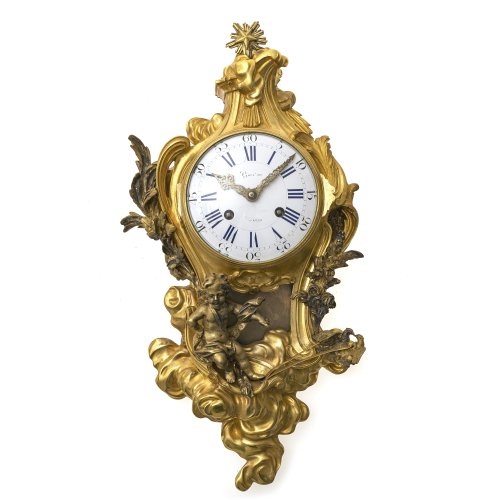 Carteluhr. Frankreich, Ende 18. Jh. Bronze, feuervergoldet. Emaille-Ziffernblatt. Unleserl. sign. 