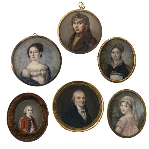 19. Jh. Sechs Miniaturen, Porträts diverser Personen des gehobenen Bürgertums und des Adels. Mischtechnik/Gouache. Als Rundbildnis oder in ovaler Form. Diverse Größen H. 5-7 cm und B. 4,4-6,5 cm. Alterungsspuren und ein Riss.