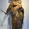 Muttergottes mit Kind, Hans Degler zugeschrieben. Holz, übergangene Farbfassung, rest. H. 135 cm