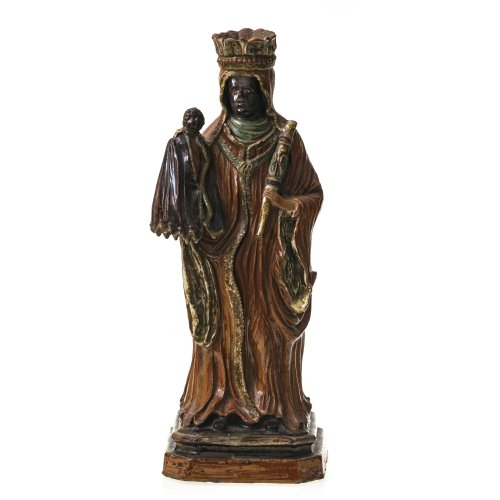 Böhmen, 18. Jh. Muttergottes (Schwarze Madonna) mit Kind. Ton glasiert, innen hohl. H. 55 cm. Best.