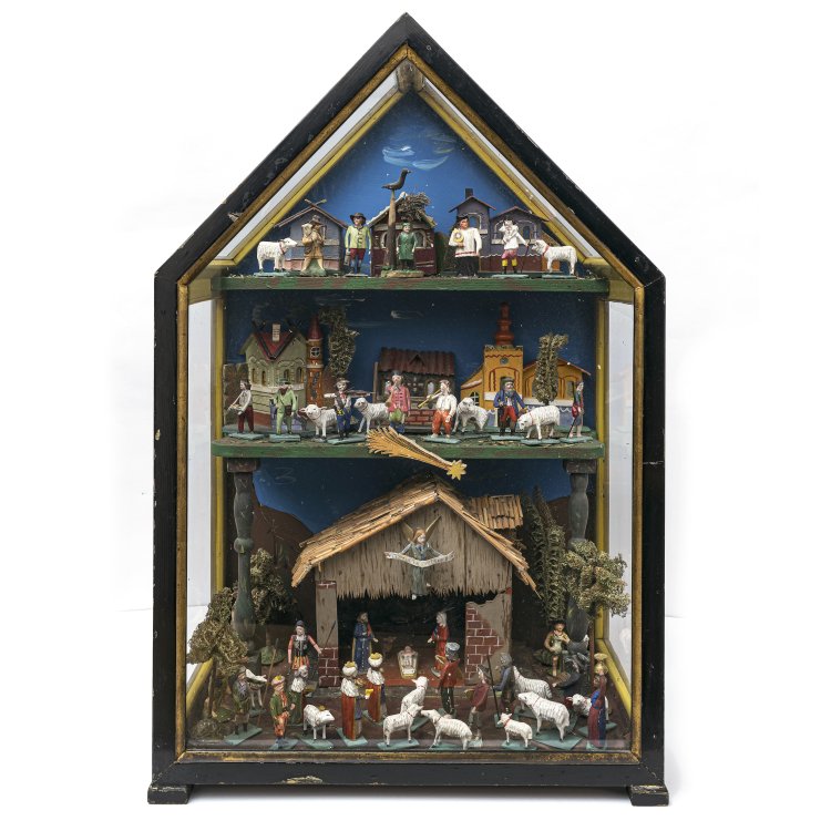 Kastenkrippe. Grulich, auf drei Ebenen. 75 x 46 x 30,5 cm. Hauptbild zu Objekt, Kastenkrippe. Grulich, auf drei Ebenen. 75 x 46 x 30,5 cm.,