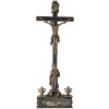 Standkreuz mit Grab Christi. Holz, Farbfassung. Besch., Blumen der Altarvasen fehlen. H. 54 cm.