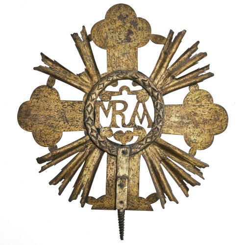 Tabernakeltür. Messingblech, mit Hostienkelch und Engelsdekor. Leicht besch., ohne Schlüssel. 41 x 19 cm.