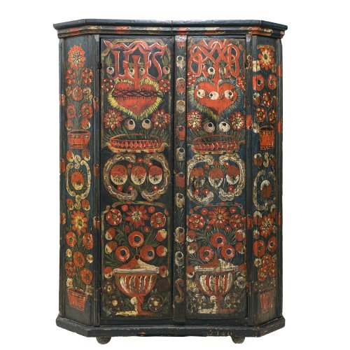 Bauernschrank. Tölz. Weichholz, übergangene Farbfassung mit Blumen in typischer Tölzer Manier. 174 x 128 x 48,5 cm. Berieben, rest.