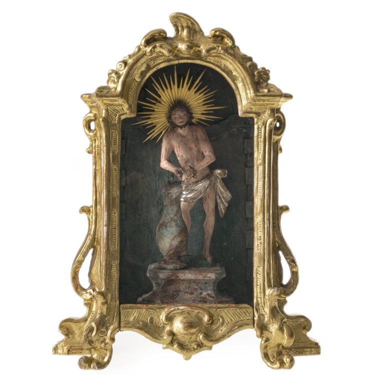 Süddt., 19. Jh. Christus an der Geißelsäule. Holz, geschnitzt, übergangene Farbfassung. Im vergoldeten Schrein, Barockstil. Kasten ca. H. 30 cm. Besch. Hauptbild zu Objekt, Süddt., 19. Jh. Christus an der Geißelsäule. Holz, geschnitzt, übergangene Farbfassung. Im vergoldeten Schrein, Barockstil. Kasten ca. H. 30 cm. Besch.,