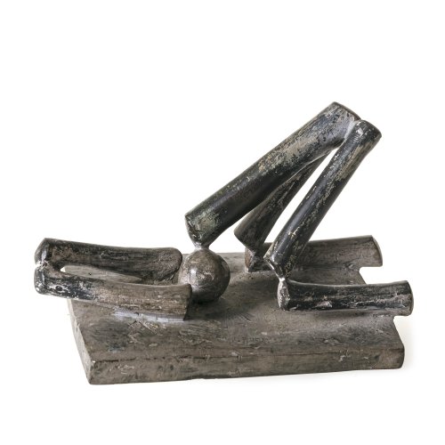 Koenig, Fritz. Ohne Titel. Bronze. Monogr. 7 x 12 x 7,5 cm.