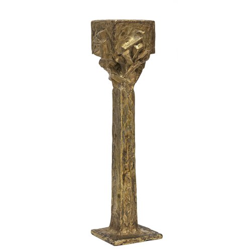Günzkofer, Ernst. Säule mit vegetabilem Würfel. Goldbronze. H. 41 cm. Unsign.
