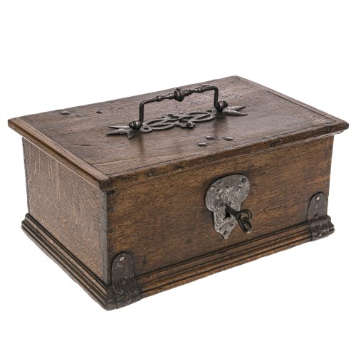 Kästchen. Eiche, Eisenbeschläge. Rest., 1 Leiste erg., verändert. 18 x 40 x 26 cm.