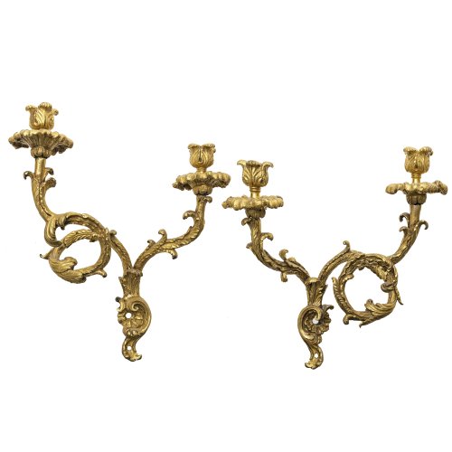 Zwei Wandappliken.  Bronze, vergoldet, zweiflammig.