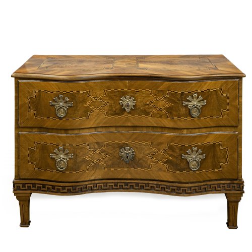 Kommode, Süddeutschland.  Nussbaum furniert. Rest. 88 x 120 x 61 cm.