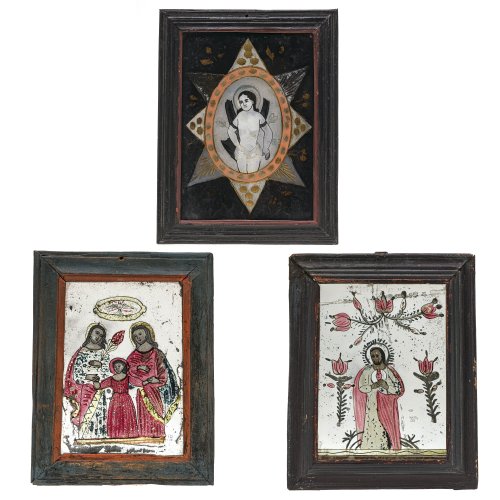 Drei Hinterglasbilder. Raimundsreut. Heiliger Wandel, Herz Jesu und hl. Sebastian. Tempera/Glas bzw. Spiegelglas. Alterungsspuren, eines mit Farbablösungen. 18,5 x 12,5 cm - 22 x 15,5 cm.