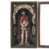 Schrein mit gegeißeltem Christus. Holz, Farbfassung. 58 x 33 x 15 cm.