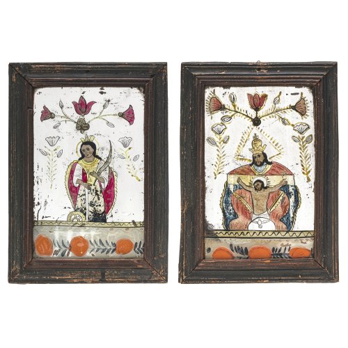 Zwei Spiegelglasbilder. Raimundsreut. Gnadenstuhl bzw. hl. Katharina. Tempera/Spiegelglas. Farbablösungen. Je 26,5 x 17 cm.