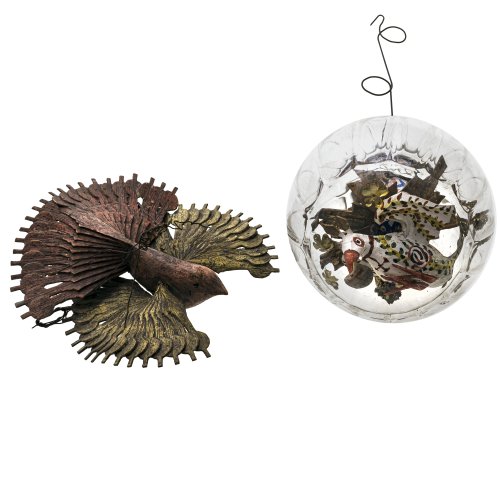 Kleiner Suppenbrunzer. Bayerischer Wald. Farbloses Glas, Eingericht aus Schnitzarbeit Heiliggeisttaube mit Strahlenkranz, farbig bemalt. H. 16 cm. Dabei Vogel, Holz, bemalt, L. 14 cm.