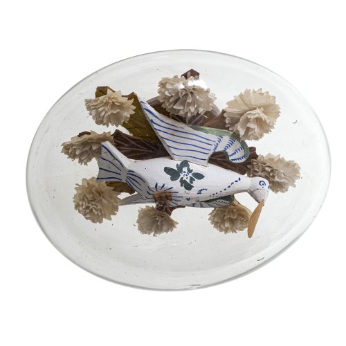 Suppenbrunzer. Bayerischer Wald. Farbloses Glas, Eingericht mit einer Heiliggeisttaube, Holz geschnitzt, dezente farbige Gestaltung. H. ca. 11 cm.