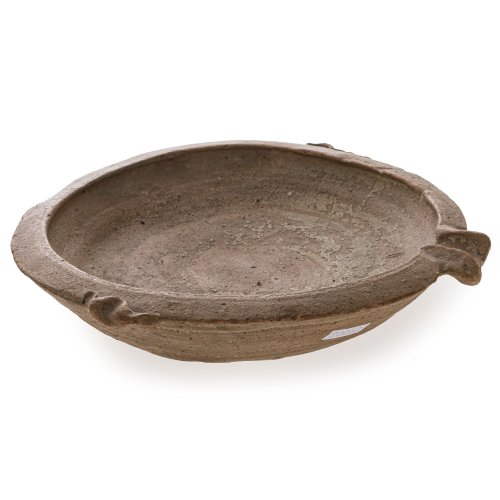 Schale. Ton, ehemals glasiert, mit Ausgussnase. Alterungsspuren. ø 40 cm.