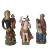 Drei Heiligenfiguren: Auferstehungschristus, Anna selbdritt und Gnadenbild von Maria Zell. Holz, Farbfassung. Besch., zwei Hände fehlen. H. 15-18 cm.