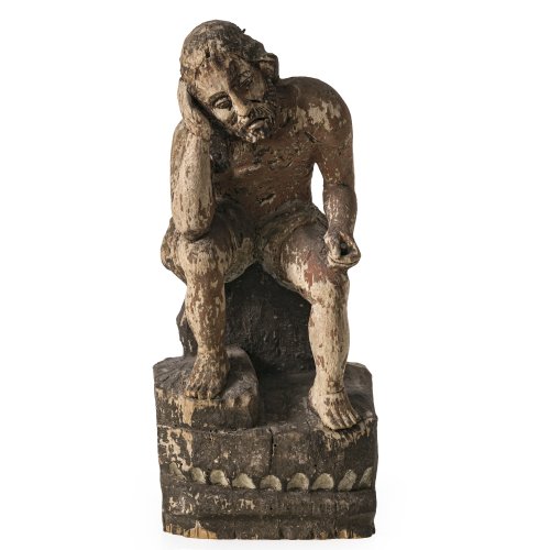 Christus in der Rast. Holz, Fassungsreste. Besch. H. 32 cm.