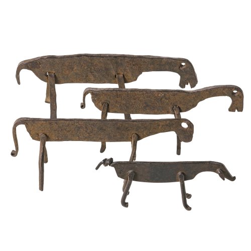 Vier Votivtiere. Eisen. L. 13,5-18 cm.