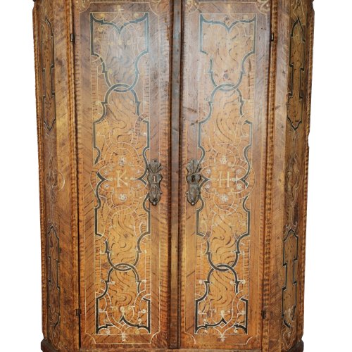 Bauernschrank. Intarsien Tölzer