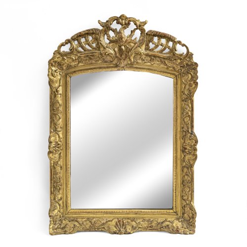 Spiegel, Franken, 18. Jh. Holz, geschnitzt, vergoldet. Leicht best., rest. 64 x 94 cm.