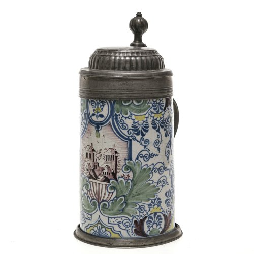Wohl Thüringen (Erfurt), 18./19. Jh. Walzenkrug aus Fayence. Zinndeckel und Zinnmontierung, rep. Feine Haarrisse in der Fayence, best. Ohne Marke. H. ca. 25 cm.
