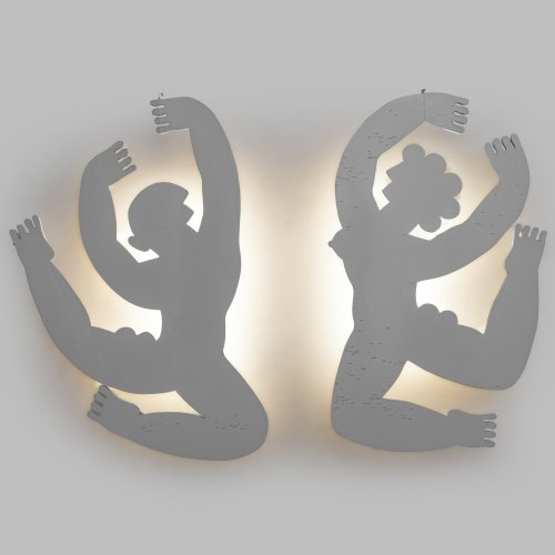 20. Jh. Entwurf von Herbert Schneider. Zwei Figuren, Mann und Frau, aus Holz, weiß lackiert.  73,5 x 114 cm und  69,5 x 111 cm. Elektrifiziert, rücks. Lampe. Alterungsspuren.