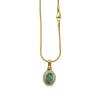 Kette mit Smaragdanhänger.