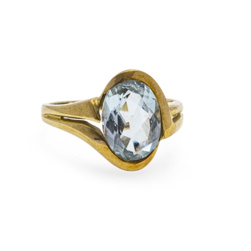 Ring mit Aquamarinbesatz. Gold.
