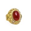 Ring. Gold, Karneolcabochon.