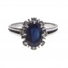 Ring. Saphir mit Brilliantbesatz. 14K. WG. Ringgröße 59