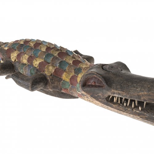 Tanzmaske. Krokodil. Afrika, 20. Jh. L. 73 cm.