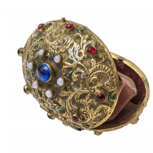 Geldbörse mit Steinbesatz. L. 8 cm.