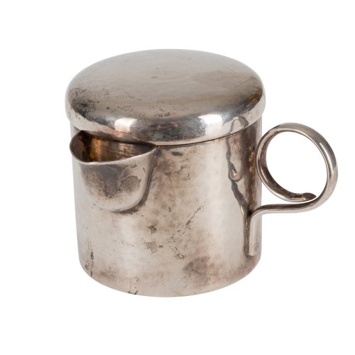 Deckelkännchen. Silber, gehämmert. Zylindrisch. Ca. 179 g. H. 7 cm.