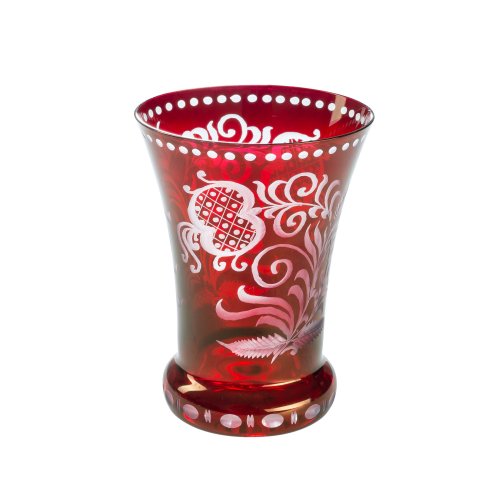 Becher. Rubinrot überfangen. Matt geschliffene Blattgebinde. Biedermeierstil. H. 11 cm.