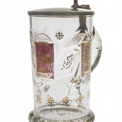 Glaskrug. Golddekor, mit Reiterdarstellung. H. 19 cm. Berieben.