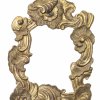Rähmchen. Süddeutsch, um 1750. Kupfer, getrieben, vergoldet. Muscheldekor. Außenmaß 16 x 12 cm.