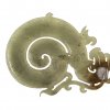 Jade-Emblem. Drachenmotiv. China, 18. Jh. L. 8 cm.