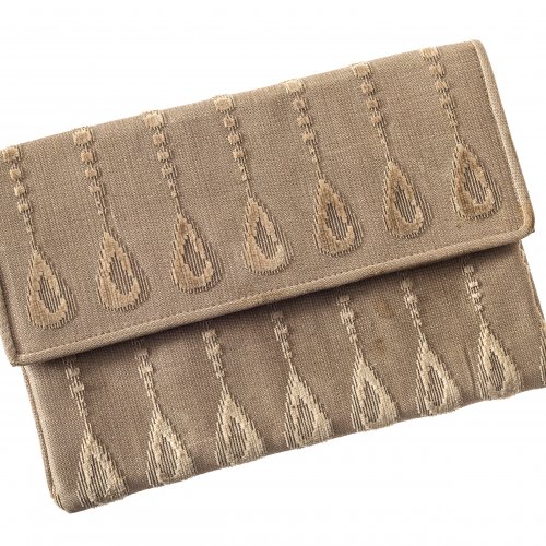 Abendtasche. Roberta die Camerino, Venedig. Beigefarbener Cordsamt, strukturiertes Tropfenmuster.Gebrauchsspuren. L. 23 cm.