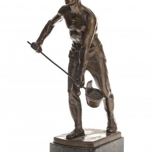 Janensch, Gerhard Adolf. Der Eisengießer. Bronze, auf Marmorsockel montiert (min. best.). Sign., dat. 1918. Gesamthöhe 31 cm.