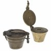 Zwei Gewichtssätze. Bronze. Becherform, Bügelverschluss. Unvollständig. H. je 4,5 cm.