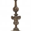 Altarleuchter. Holz, allseitig geschnitzt. Volutendekor. Besch. H. 101 cm.