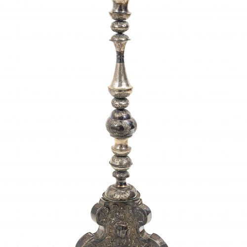 Altarleuchter. Süddeutsch, 19. Jh. Versilbert. H. 90 cm.