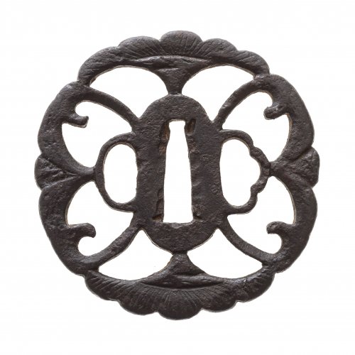 Tsuba. Japan, Edo/Meiji. Eisen. Ginkgoblätter. ø 7 cm.