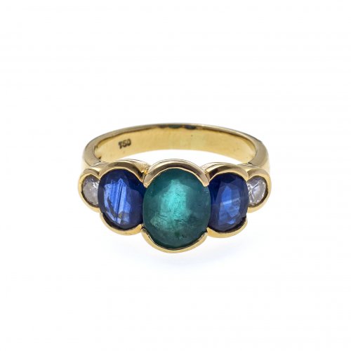 Ring mit Saphir-, Smaragd- u. Brillantbesatz.